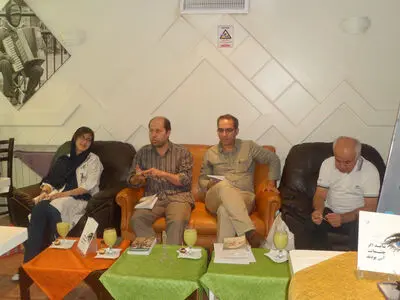 آیین رونمایی از کتاب شعر« شاید اگر چشمانت آبی بودند» برگزار شد
