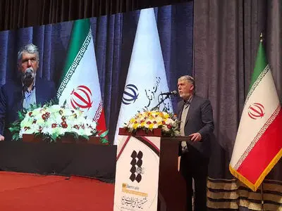 ادبیات ایران با دو بال شعر و خوشنویسی به پرواز درآمده است