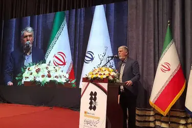 ادبیات ایران با دو بال شعر و خوشنویسی به پرواز درآمده است