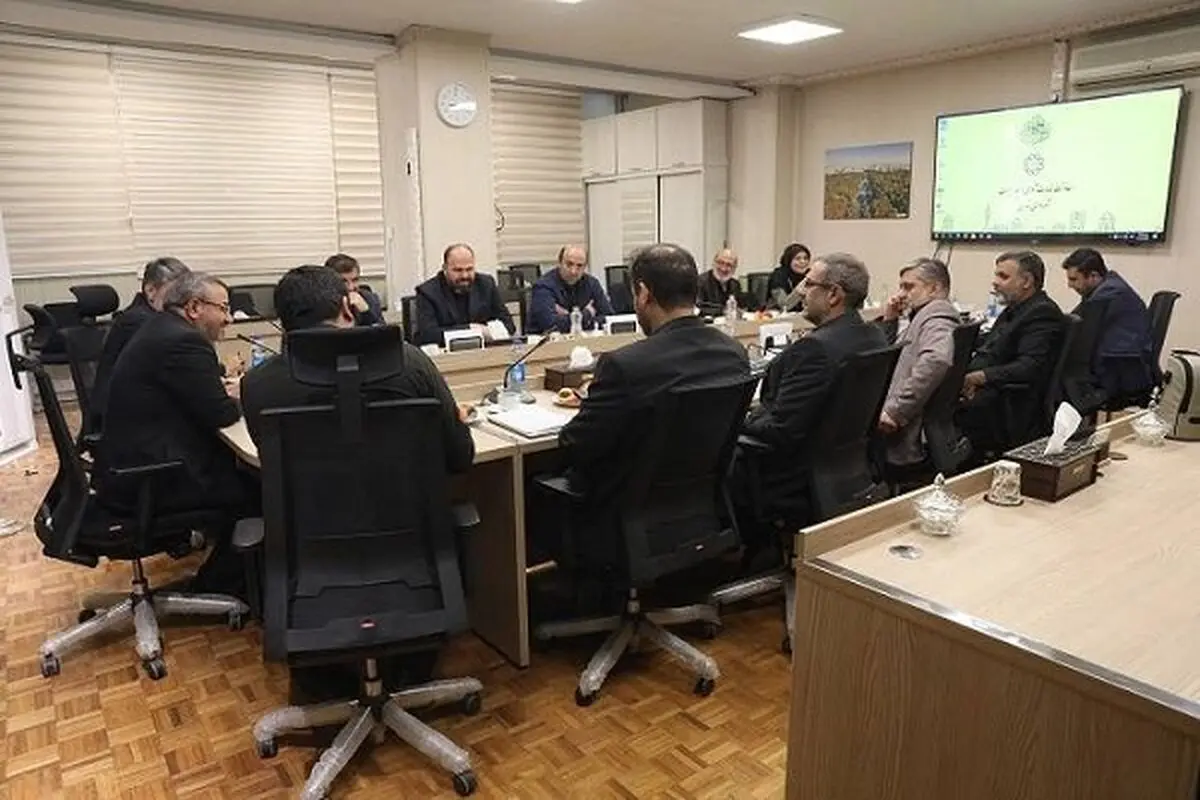 بررسی چگونگی ساماندهی دستفروشان محور چهارراه ولیعصر 