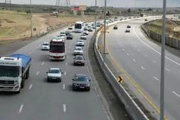تردد نزدیک به ۵۵۲ هزار وسایل نقلیه در جاده های آذربایجان غربی