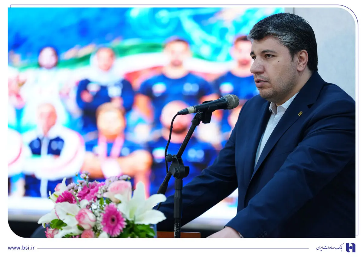 تجلیل بانک صادرات ایران از ملی‌پوشان قهرمان وزنه‌برداری/ افشین خانی: نشاط اجتماعی؛ هدف سرمایه‌گذاری در ورزش است