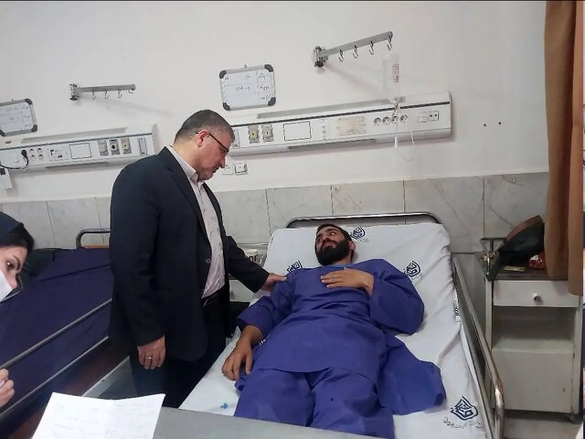 عیادت رئیس سازمان پزشکی قانونی از مجروحین حمله اسراییل به زندان اوین