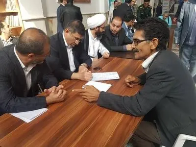 میز خدمت استاندار البرز در نماز جمعه شهر چهارباغ