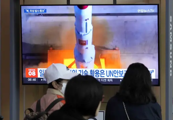 کره‌شمالی یک پرتابه فضایی شلیک کرد