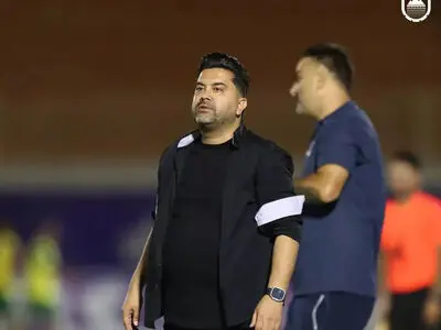 بازی با استرس شروع شد، بازیکنان جانانه جنگیدند