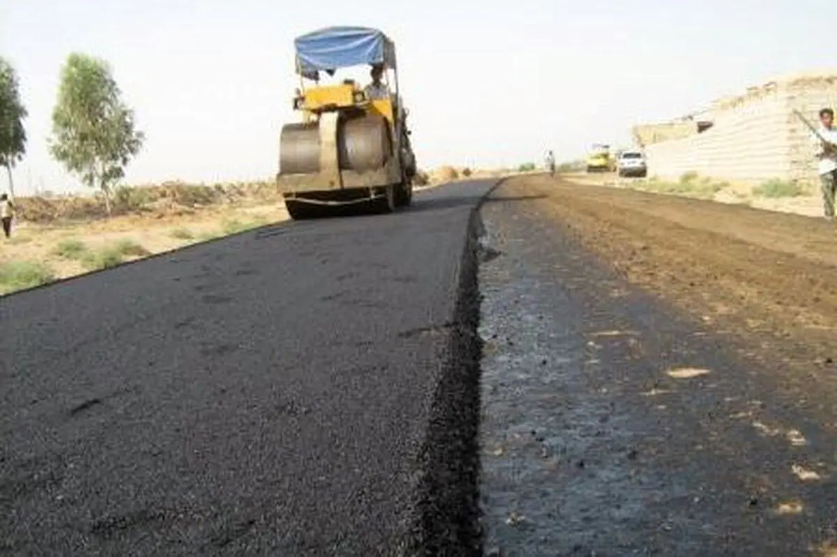 اجرایی شدن آسفالت دوراه روستایی  در صومعه سرا
