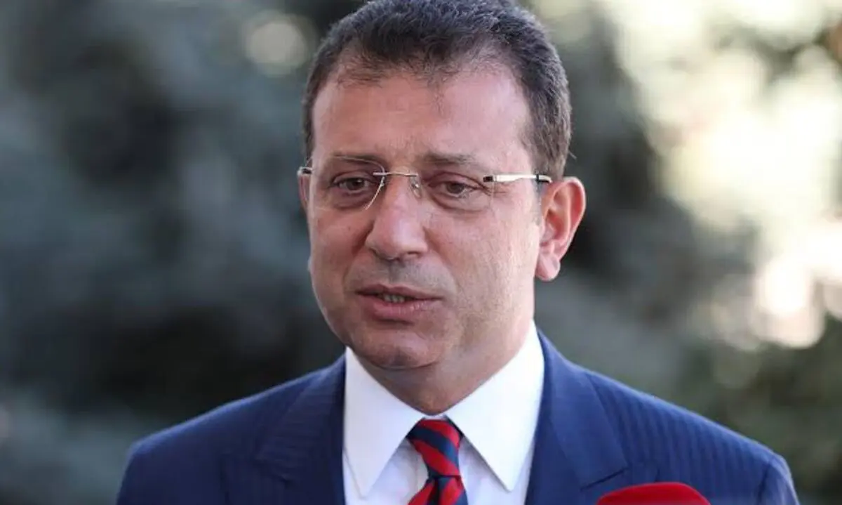 اکرم امام‌اوغلو از سمت خود تعلیق شد