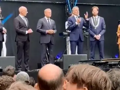 پرتاب بمب دودزا به نخست‌وزیران هلند و لهستان + فیلم
