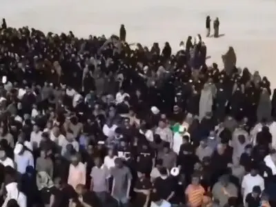 خاکسپاری ۲ جانباختهٔ حادثهٔ بندر شهید رجایی + فیلم