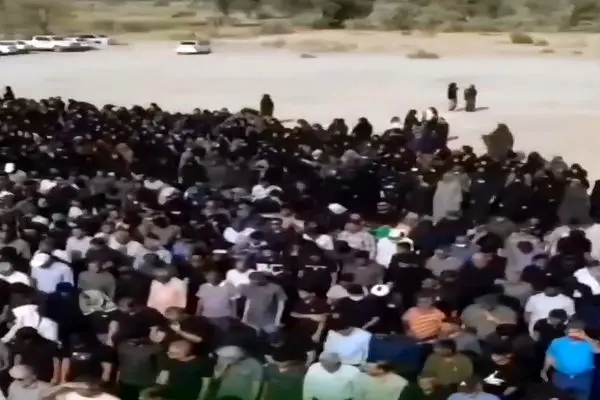 خاکسپاری ۲ جانباختهٔ حادثهٔ بندر شهید رجایی + فیلم