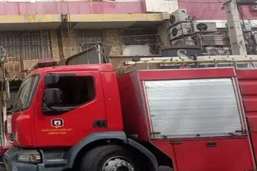 مهار سریع آتش‌سوزی یک واحد مجتمع تجاری ـ مسکونی در شوش