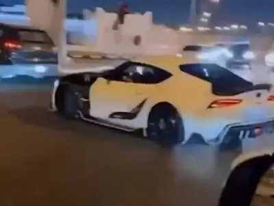 برخورد سخت با رانندگی پرخطر در قطر + فیلم