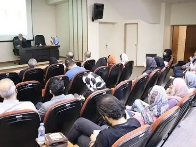 باید از نگارگری در تلفیق با متون ادبیات، تاریخ و متون علمی برای شناخت بهره برد