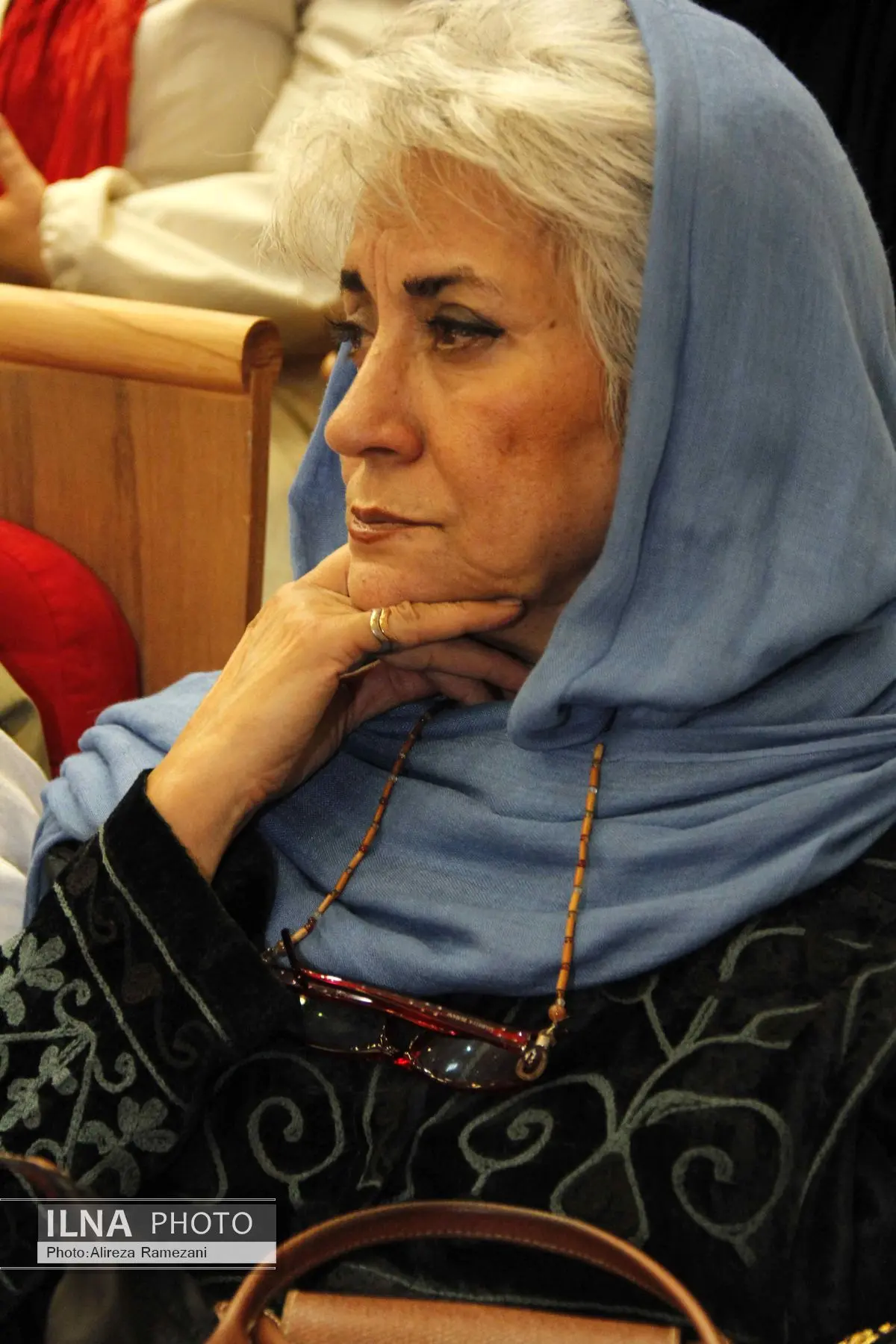 گلی امامی به شهر کتاب می‌رود