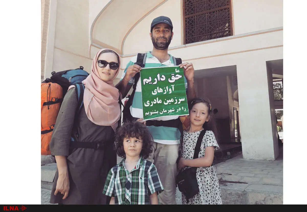 راهپیمایی 60 روزه خانواده مشهدی در اعتراض به لغو کنسرت‌ها/حق داریم آوازهای سرزمین مادری را در شهرمان بشنویم+تصاویر