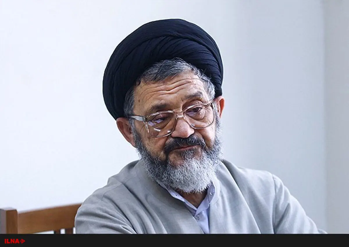 ببینیم از ۹۰۰ تریبون نماز جمعه، کدام خطیب با منفی‌گرایی مخالفت می‌کند/ باید از خط امید پیروی کنیم