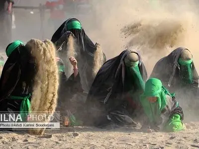 مقتل خوانی و نمایش همزمان تعزیه در امامزاده شاه کرم اصفهان 