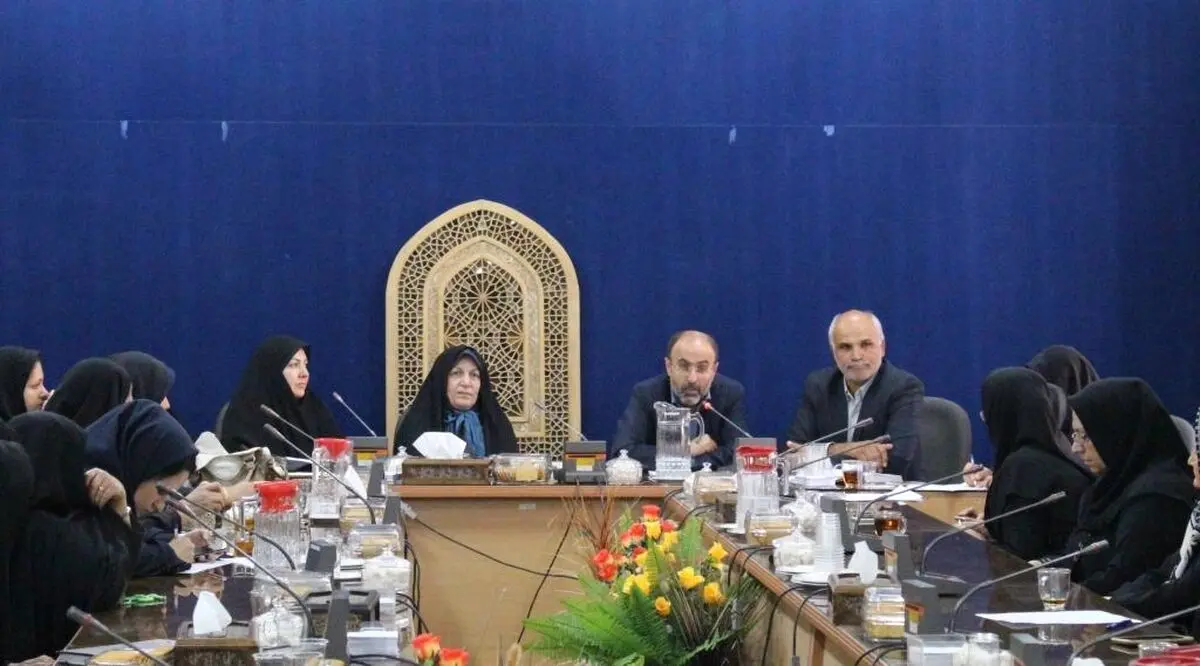 700 بانوی کارآفرین در سطح شهرکها و نواحی صنعتی کشور فعالیت می کنند
