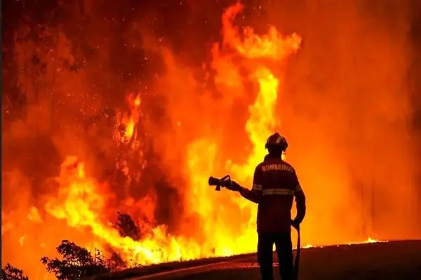 سوختگی ۵ کارگر در آتش سوزی شهرک صنعتی محمود آباد قم/ حال دو کارگر وخیم است