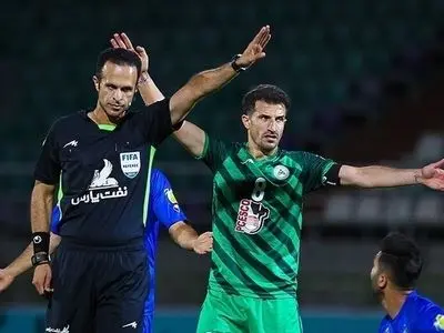 اعلام تیم داوری دیدارهای هفته پانزدهم: کاظمی قاضی بازی حساس سپاهان - استقلال