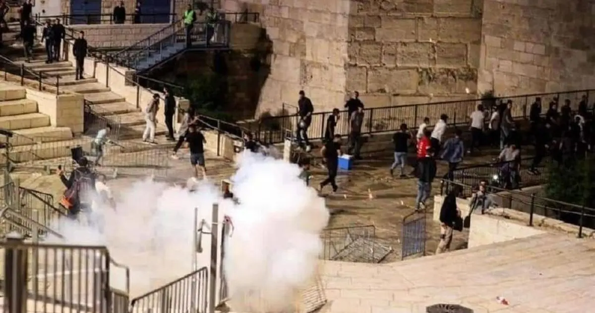 حمله نظامیان صهیونیست به جوانان فلسطینی در قدس