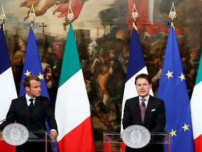 Italy and France agree migrants must be distributed around the EU