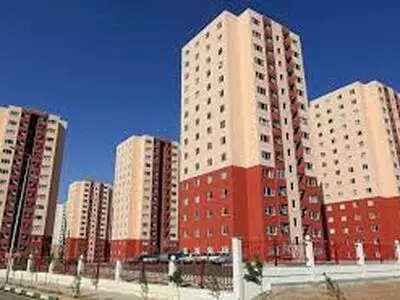 پروژه 8100 واحدی مسکن ملی شهر اراک پیشرفت خوبی ندارد / اگر پیمانکار به تعهدات خود عمل نمی‌کند باید خلع ید شود 