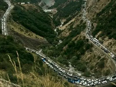 ترافیک سنگین همچنان در محورهای شمالی کشور ادامه دارد