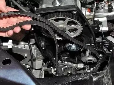 بهترین زمان برای تعویض تسمه دینام خودرو