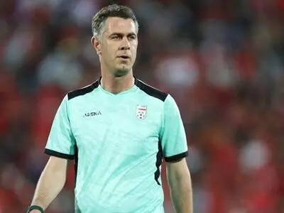  خانه داور دربی استقلال - پرسپولیس سنگ‌باران شد 