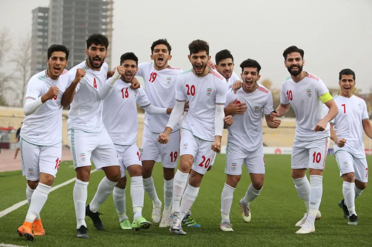 ویدیو: تنیس فوتبال و بدنسازی شاگردان مهدوی کیا در پک
