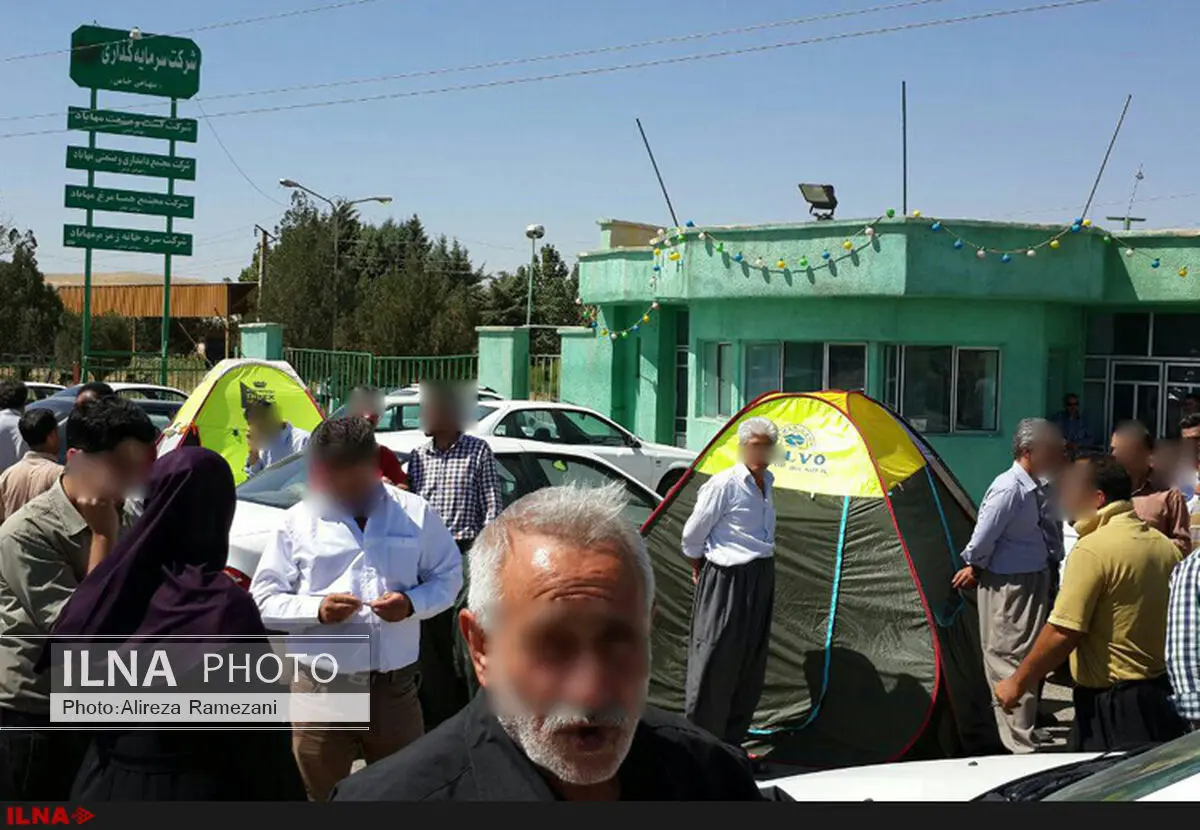کارگران کشت و صنعت مهاباد چادر زدند/ ماهها معوقات مزدی پرداخت نشده است