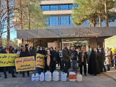 اعتراض اهالی شهرک کارگر‌نشینِ جوپارستان کرمان به نداشتن آب آشامیدنی