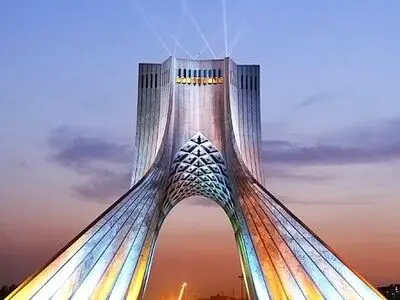 بازدید از برج آزادی در روز زن رایگان است