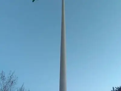نصب بلندترین پرچم سبز کشور به مناسبت نیمه شعبان در تهران
