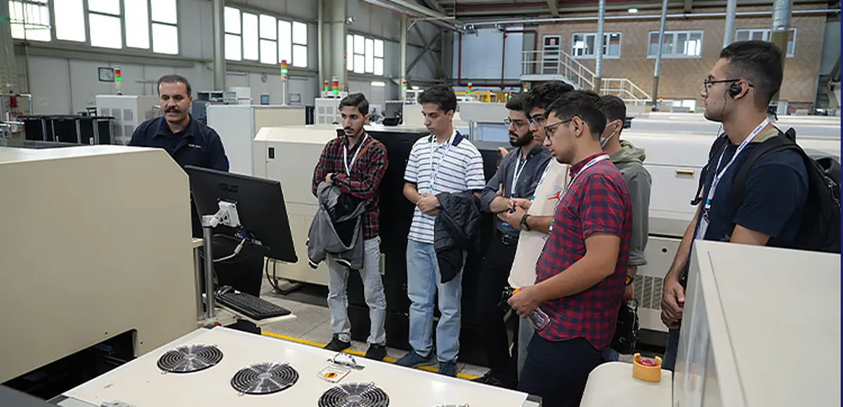 کروز میزبان دانشجویان شد