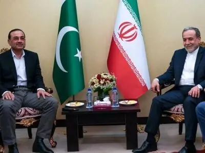 دیدار عاصم منیر با عراقچی
