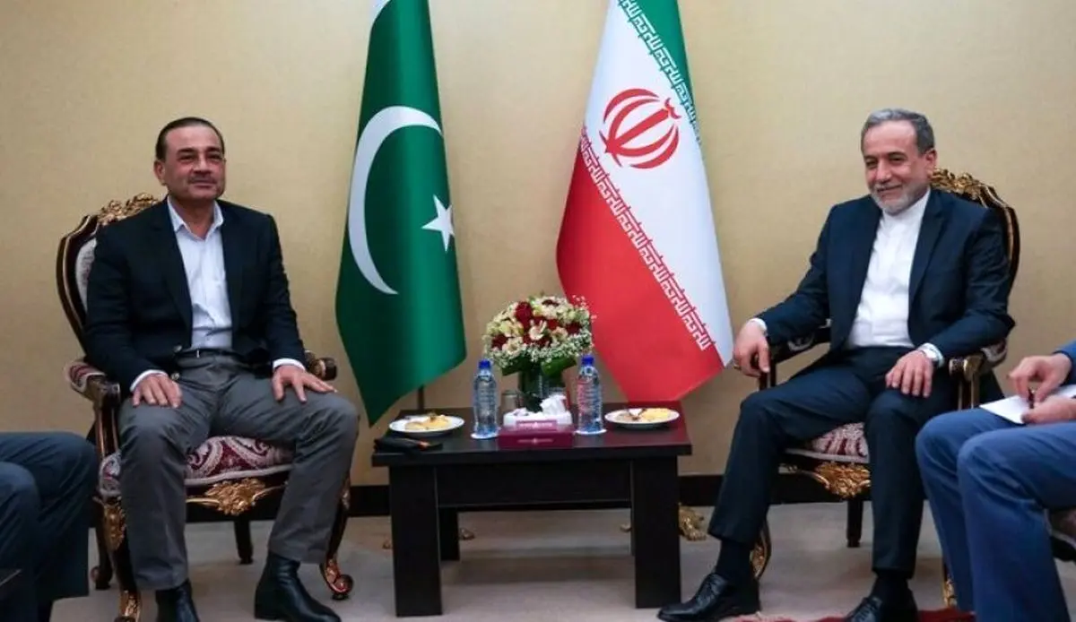 دیدار عاصم منیر با عراقچی