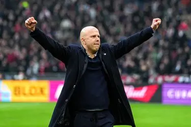 اشلوت: افت لیورپول نتیجه تغییرات گسترده و مصدومیت‌هاست