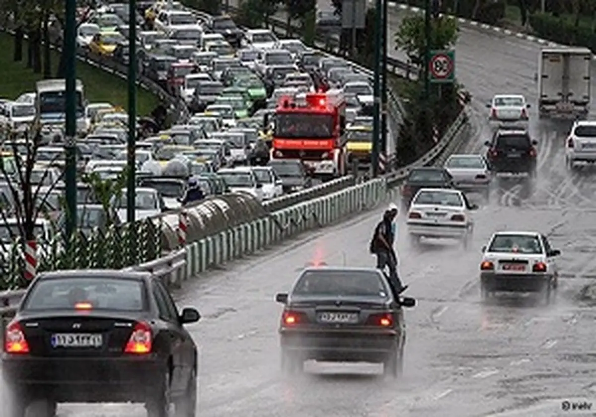باران، ۴ محور را مسدود کرد/ ترافیک سنگین در آزادراه کرج- قزوین 
