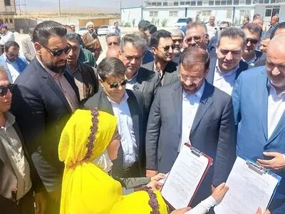 بازدید وزیر نیرو و استاندار فارس از تصفیه‌خانه فاضلاب فسا/ پروژه‌ای با ۸۰ درصد پیشرفت در ۱۶ ماه