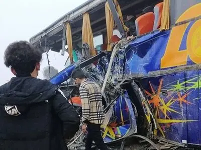 فوت 7 هوادار فوتبال بر اثر تصادف یک اتوبوس در بصره
