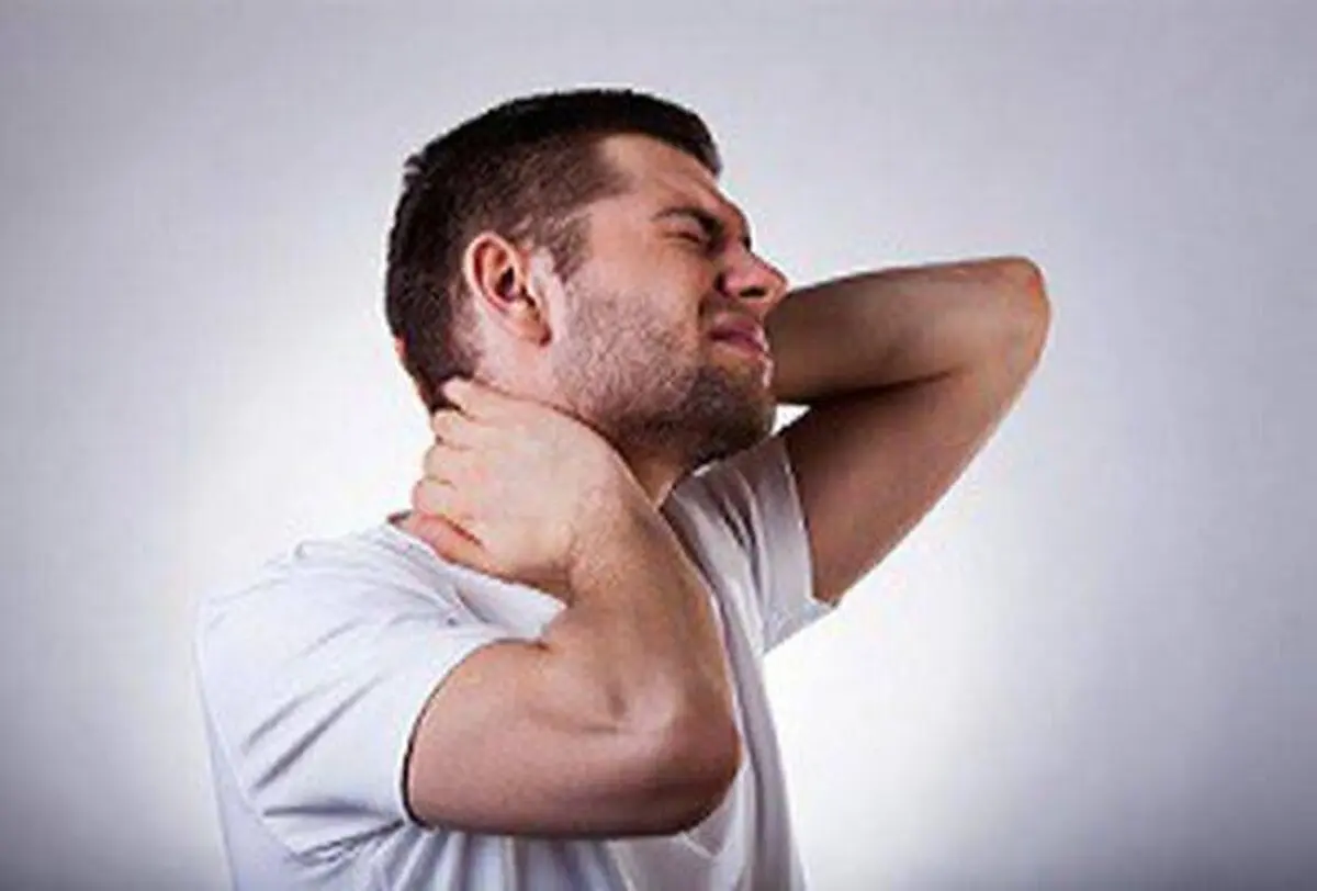 شکستن قولنج گردن؛ آرامش چندثانیه‌ای یا آسیب پنهان مغز؟