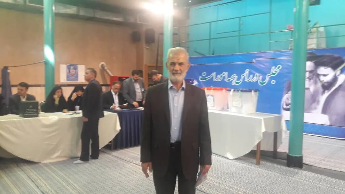 غفوری‌فرد رای خود را به صندوق انداخت