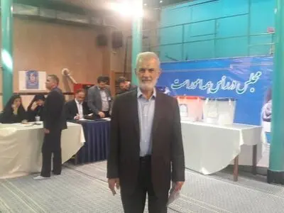 غفوری‌فرد رای خود را به صندوق انداخت