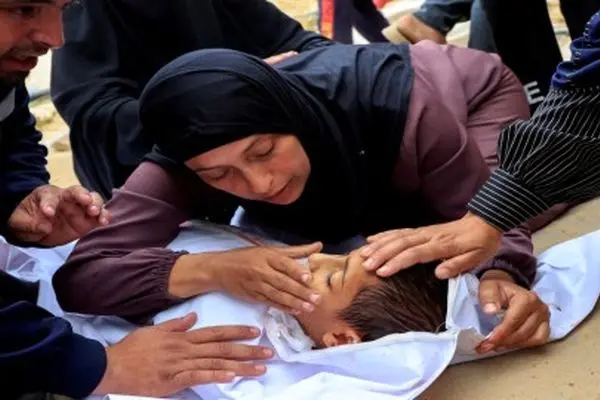 تصعيد جديد في غزة: 30 شهيدا في غارات إسرائيلية واتهامات متبادلة بخرق الهدنة