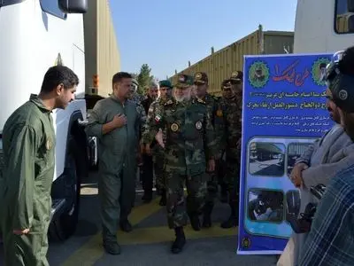 بازدید امیر سرتیپ حیدری از ادوات سنگین و فوق‌سنگین بازآماد شده در نزاجا