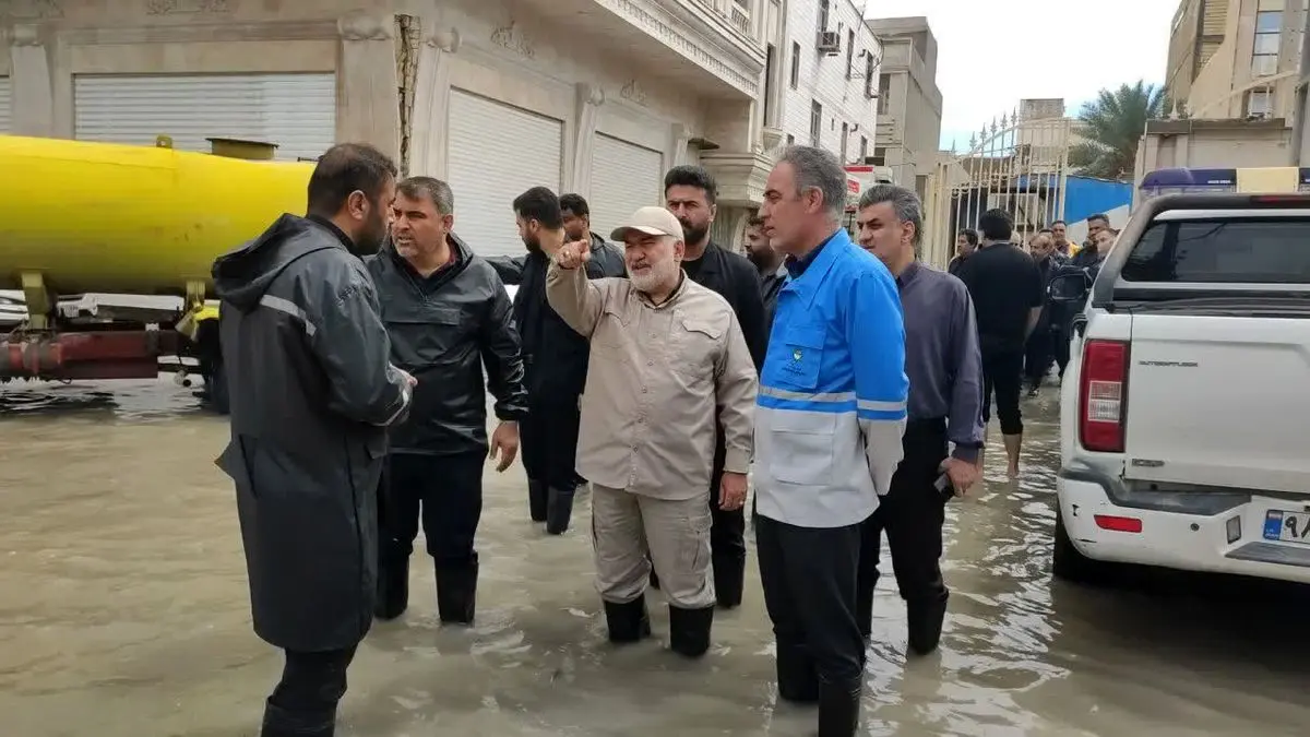استاندار خوزستان: همه دستگاه‌ها برای رفع آبگرفتگی بندر امام خمینی بسیج شدند 