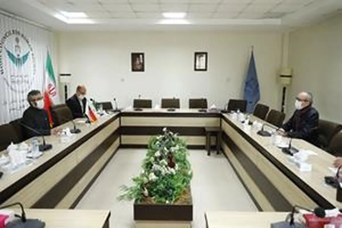 کشورهایی که از تحریم ملت ایران لذت می‌برند، با چه رویی دَم از حقوق بشر می‌زنند